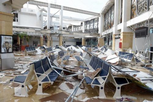 hurricanes 2014 Airport-1